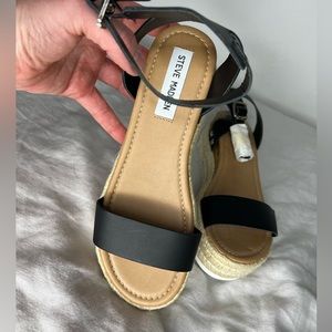 NWT Steve Madden W6 Sandals